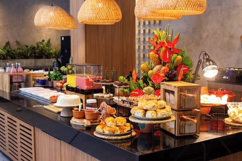 Daily buffet breakfast for a fee