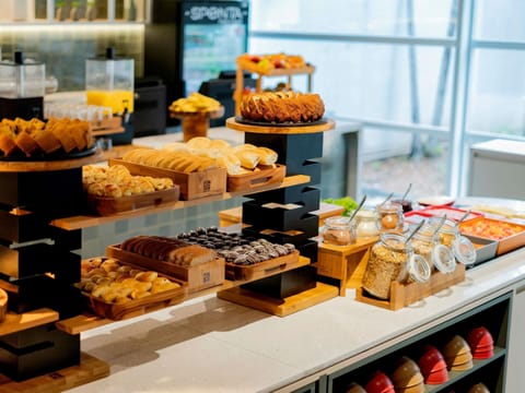Daily buffet breakfast for a fee