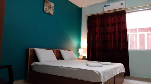 Soundproofing, iron/ironing board (on request), WiFi (free), bed sheets