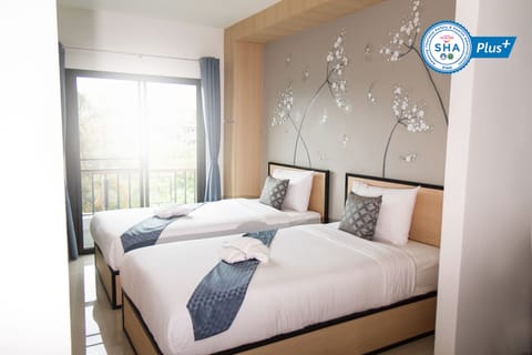 Deluxe Room, 2 Twin Beds, Balcony | Individually decorated, desk, free WiFi, bed sheets