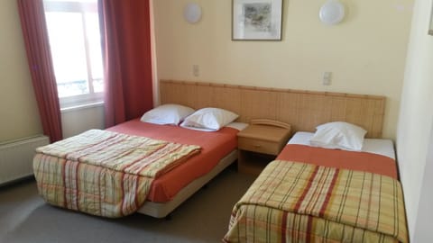 Minibar, desk, free WiFi, bed sheets