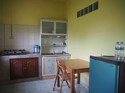 1-Bedroom Villa with Kitchenette  | Private kitchen | Fridge, stovetop, coffee/tea maker, electric kettle