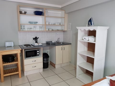Family Cottage | Private kitchen | Fridge, electric kettle, cookware/dishes/utensils