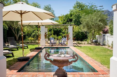 2 outdoor pools, sun loungers