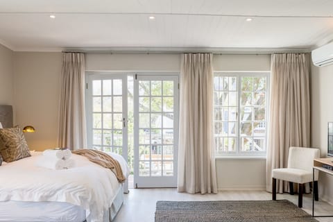 Minibar, in-room safe, individually decorated, individually furnished