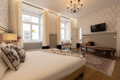 Superior Studio Suite | Free WiFi, bed sheets