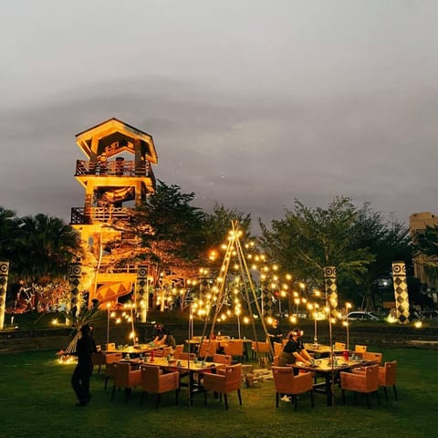 Front of property - evening/night