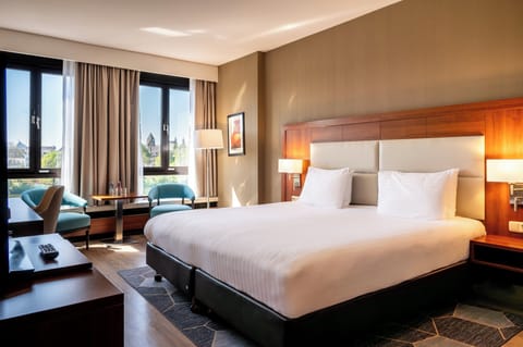 Minibar, in-room safe, desk, laptop workspace