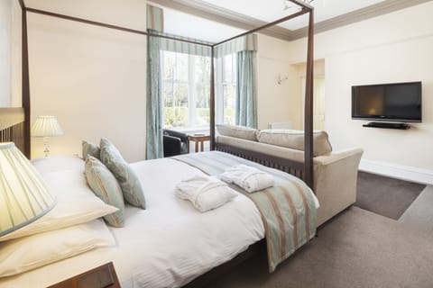 Deluxe Double Room (Room 11 Ground Floor) | Desk, blackout drapes, iron/ironing board, free WiFi