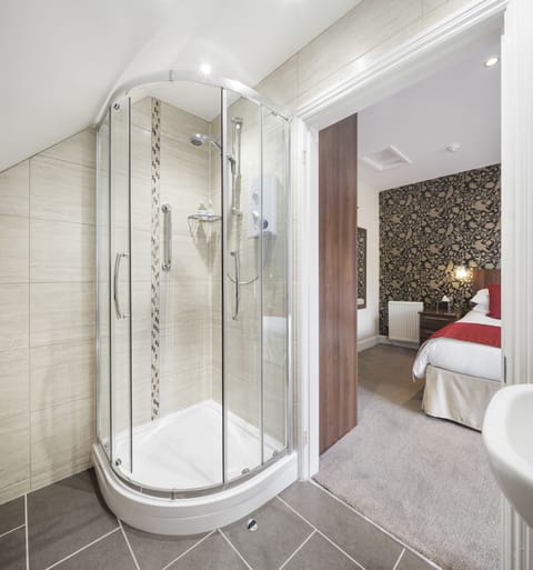 Queen Room (Room 4 Second Floor) | Bathroom | Eco-friendly toiletries, hair dryer, towels, shampoo