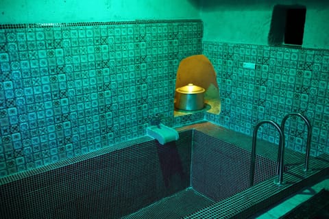 Luxury Suite, 1 Queen Bed, Private Pool | Premium bedding, minibar, in-room safe, individually decorated