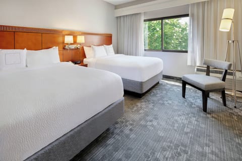 Suite, 1 Bedroom | Premium bedding, desk, blackout drapes, iron/ironing board