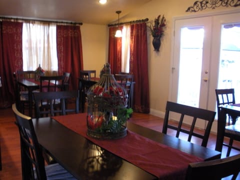 Breakfast area