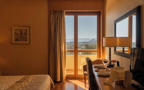 Superior Triple room | Hypo-allergenic bedding, minibar, desk, laptop workspace