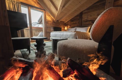 Deluxe Suite | In-room safe, desk, iron/ironing board, free WiFi