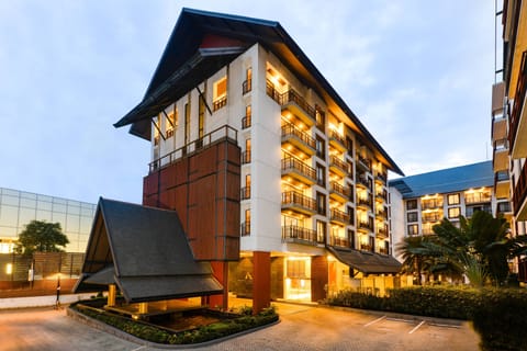 Front of property - evening/night