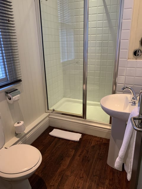Small double with power shower | Bathroom | Free toiletries, hair dryer, towels