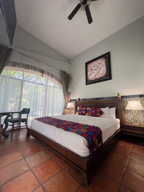 Design Twin Room, 1 King Bed | Premium bedding, free minibar, in-room safe, individually decorated