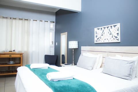 Room 4 @ 21 | Individually decorated, individually furnished, iron/ironing board