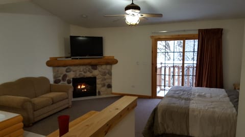 Luxury Villa, 2 Bedrooms, Kitchen, Park View | 1 bedroom, premium bedding, free cribs/infant beds, free WiFi