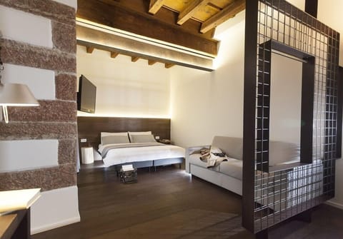 Junior Suite | Premium bedding, in-room safe, individually decorated