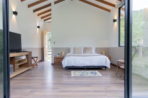 Panoramic Cabin | Premium bedding, pillowtop beds, minibar, in-room safe