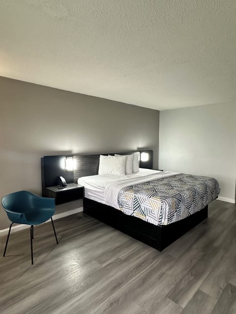 Desk, free WiFi, bed sheets