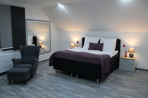 Deluxe Double Room | In-room safe, desk, soundproofing, rollaway beds