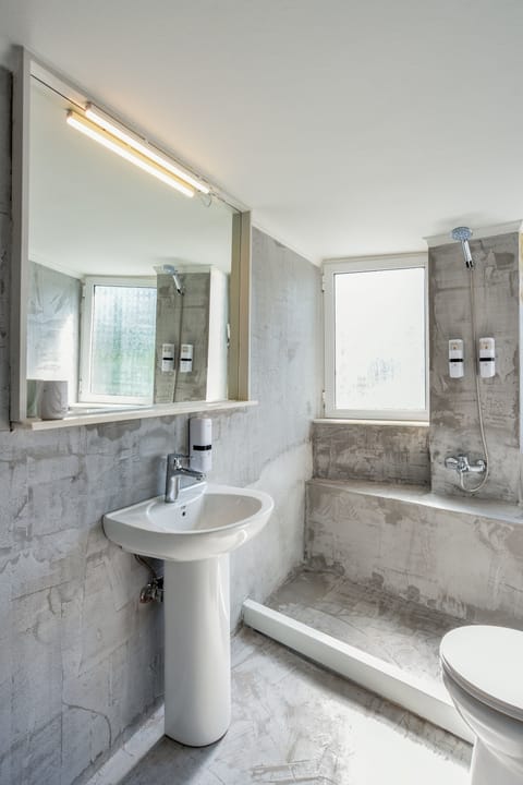 Grand Triple Room, 1 Bedroom, Mountain View | Bathroom | Shower, free toiletries, hair dryer, towels