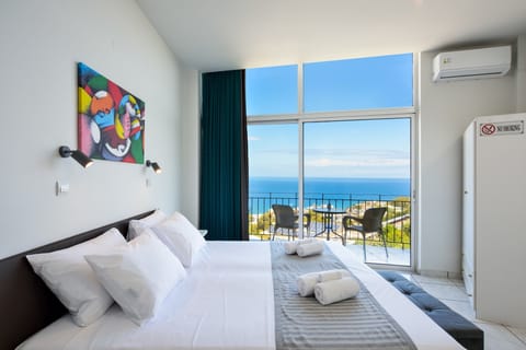 Superior Double or Twin Room, Sea View | Frette Italian sheets, premium bedding, free minibar, in-room safe