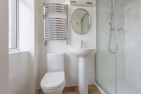 Double Room, Ensuite, Ground Floor (The Poppies) | Bathroom | Free toiletries, towels, soap, shampoo