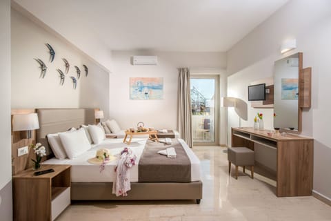 Superior Studio | In-room safe, desk, soundproofing, free cribs/infant beds