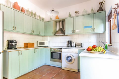 Villa, 5 Bedrooms, Private Pool | Private kitchen | Full-size fridge, microwave, oven, stovetop