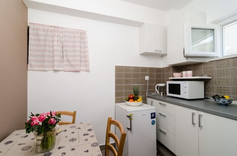 Studio | Private kitchenette
