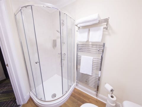 Double or Twin Room, Ensuite (3) | Bathroom