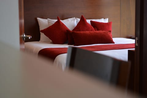 Master Suite | In-room safe, desk, blackout drapes, iron/ironing board