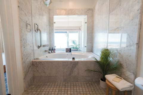 The Oceanfront Spa | Deep soaking bathtub