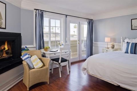 Premium bedding, iron/ironing board, free WiFi, bed sheets