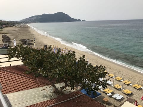 Economy Double Room, Balcony | Minibar, desk, iron/ironing board, WiFi