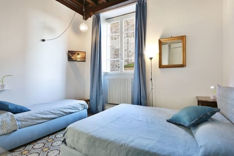 Standard Quadruple Room | Desk, soundproofing, free WiFi, bed sheets