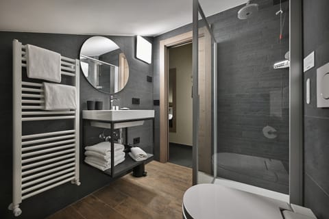 Free toiletries, hair dryer, bathrobes, bidet