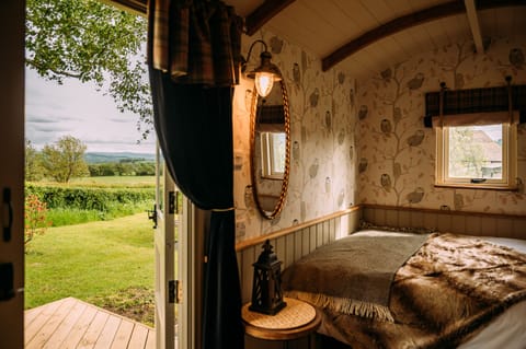 Luxury Room, Ensuite, Mountain View (Shepherd Hut) | Hypo-allergenic bedding, bed sheets