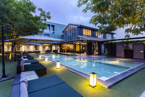 Outdoor pool, sun loungers