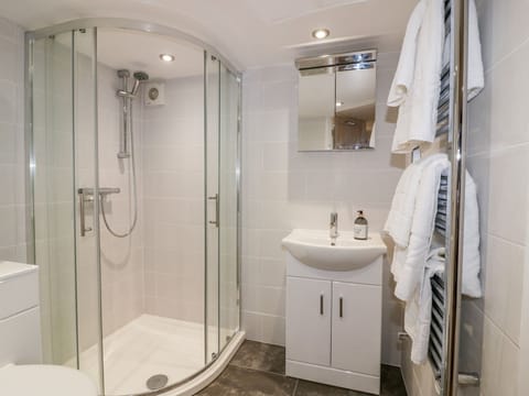 Cottage, Private Bathroom | Bathroom