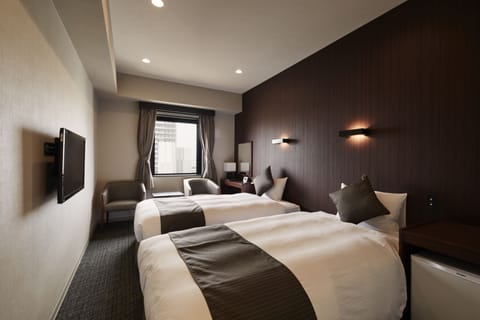 Twin/18sqm/Annex(Non-Smoking) | Desk, blackout drapes, iron/ironing board (on request), WiFi (free)