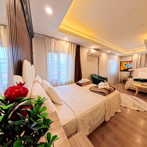 Comfort Quadruple Room, Mountain View | 2 bedrooms, Frette Italian sheets, premium bedding, blackout drapes
