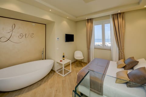 Romantic Duplex, 1 Bedroom, Bathtub, Lake View | View from room