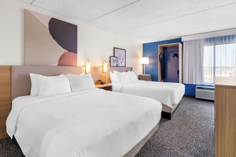 Room, 2 Queen Beds | Hypo-allergenic bedding, down comforters, iron/ironing board, free WiFi