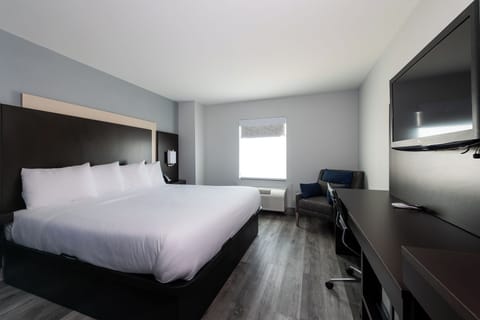 Deluxe Single Room | Individually furnished, desk, laptop workspace, iron/ironing board