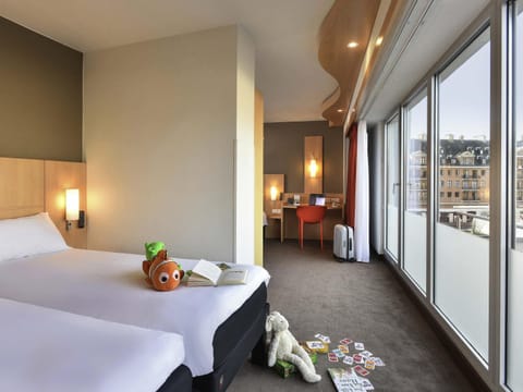 Family Double Room | Desk, soundproofing, iron/ironing board, free WiFi